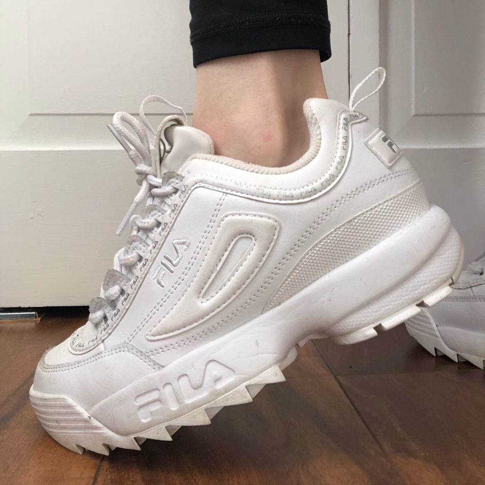 ☆ GOOD DEAL☆ Fila All-White Platform Sneakers
